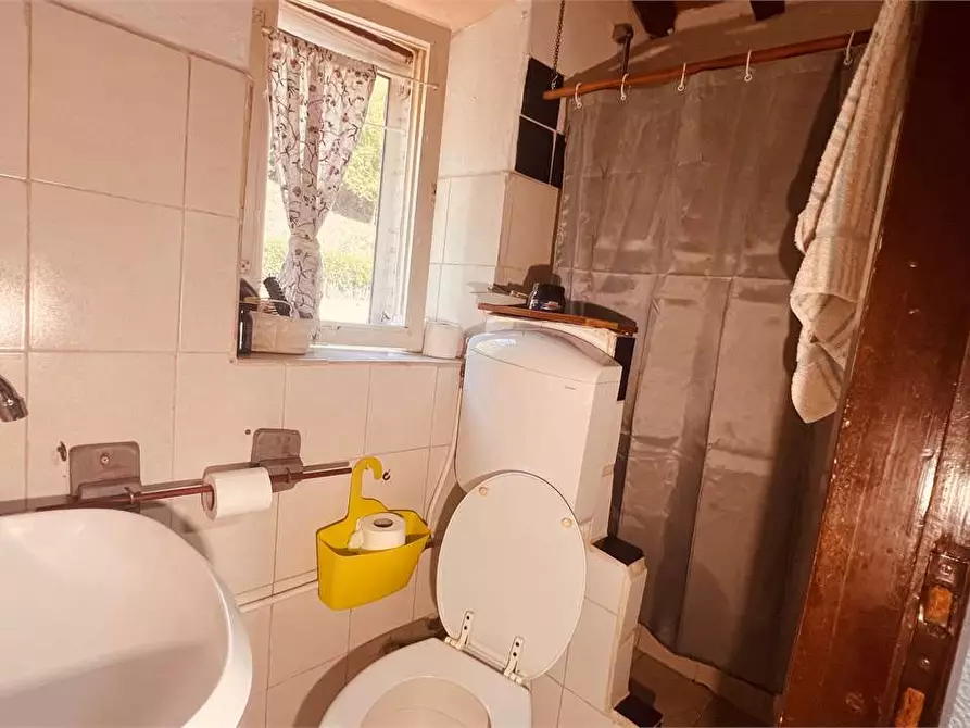 Immagine 9 di Rustico / casale in vendita  in via della torre a Capannori