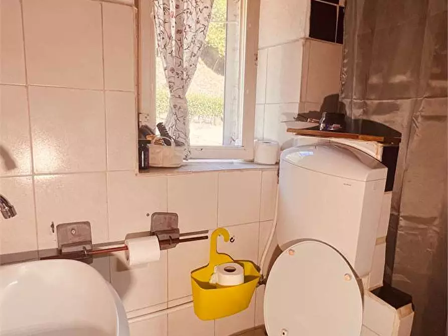 Immagine 10 di Rustico / casale in vendita  in via della torre a Capannori