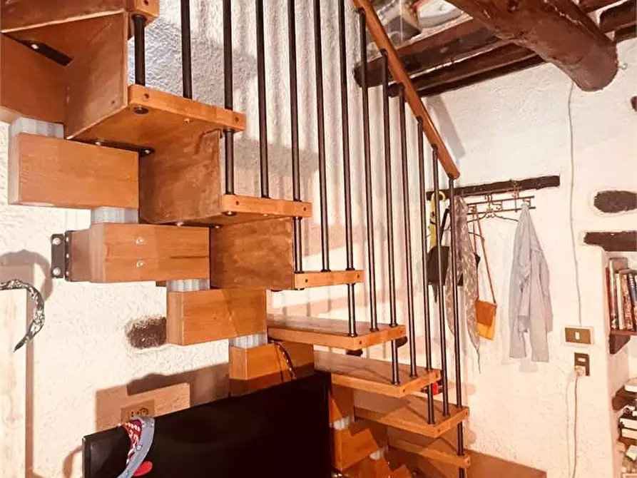 Immagine 3 di Rustico / casale in vendita  in via della torre a Capannori