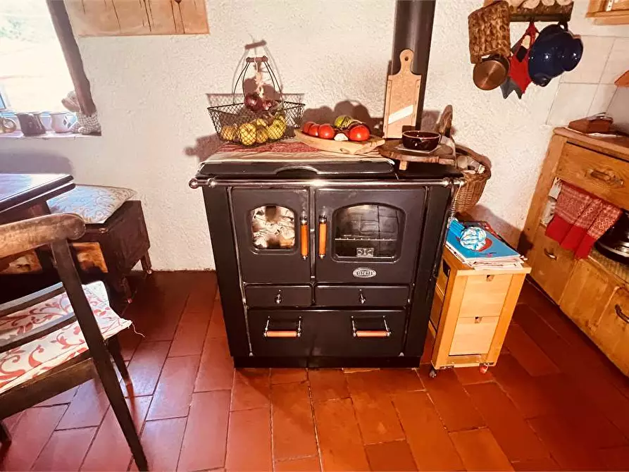 Immagine 4 di Rustico / casale in vendita  in via della torre a Capannori