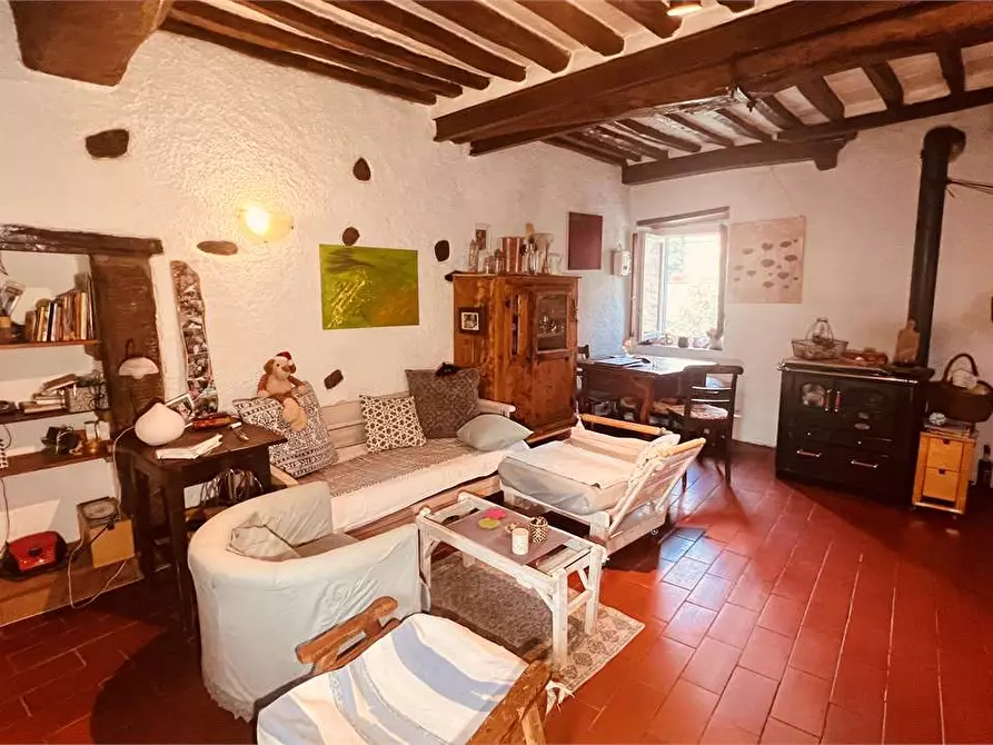 Immagine 1 di Rustico / casale in vendita  in via della torre a Capannori