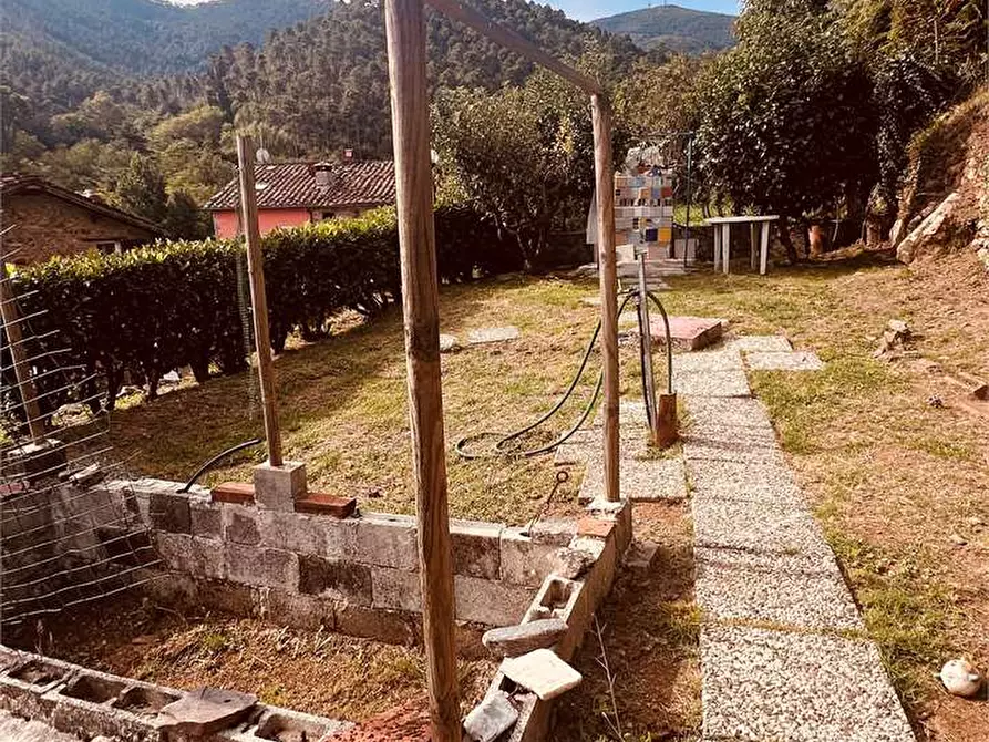 Immagine 23 di Rustico / casale in vendita  in via della torre a Capannori