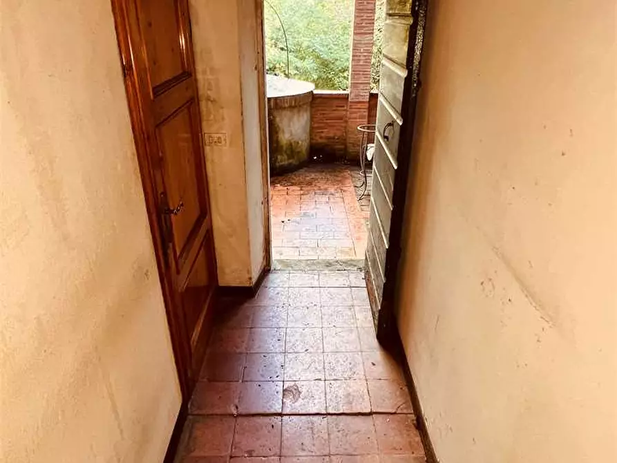 Immagine 5 di Porzione di casa in vendita  in via delle ville 493 a Capannori