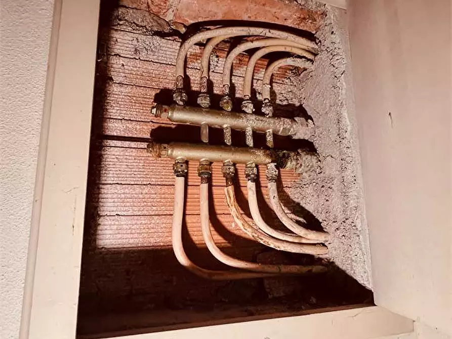 Immagine 28 di Porzione di casa in vendita  in via delle ville 493 a Capannori