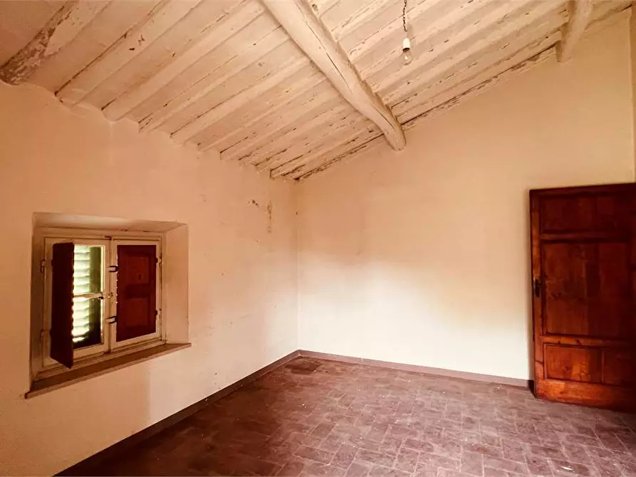 Immagine 17 di Porzione di casa in vendita  in via delle ville 493 a Capannori