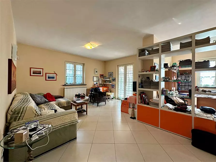 Immagine 5 di Villa in vendita  in Via delle ville a Capannori