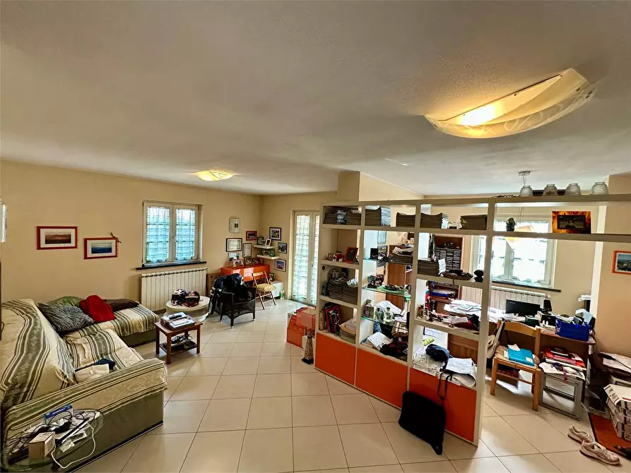 Immagine 4 di Villa in vendita  in Via delle ville a Capannori