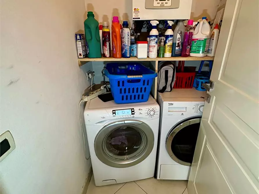 Immagine 30 di Villa in vendita  in Via delle ville a Capannori