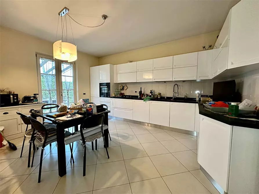 Immagine 8 di Villa in vendita  in Via delle ville a Capannori