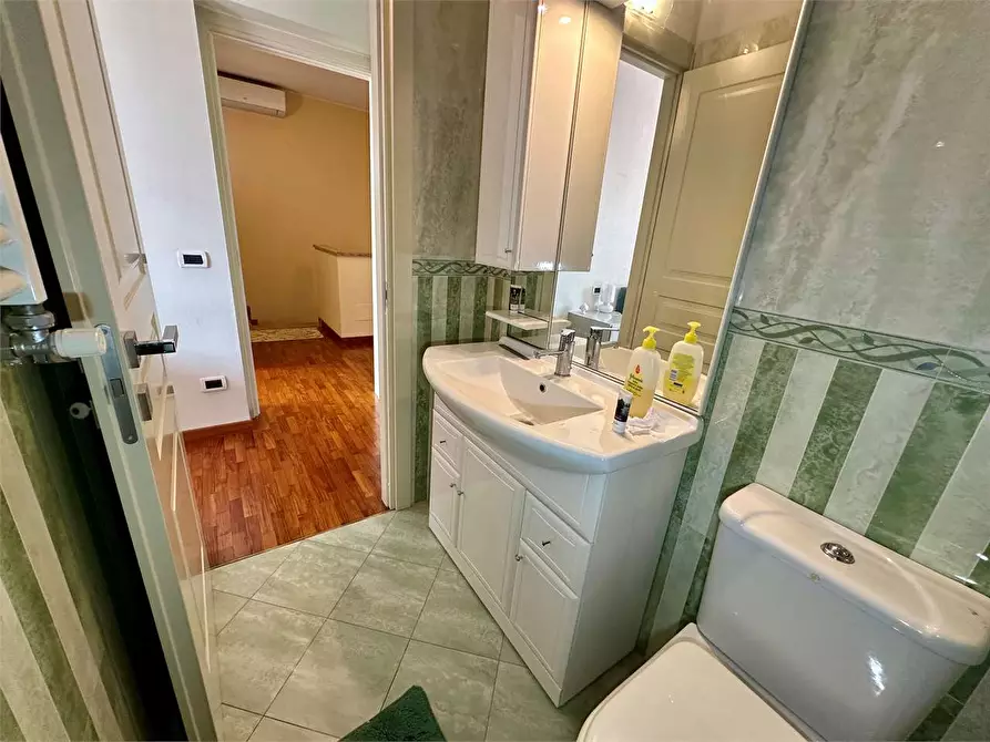 Immagine 24 di Villa in vendita  in Via delle ville a Capannori