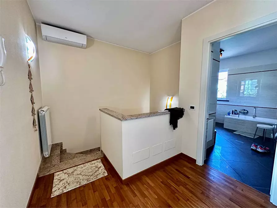 Immagine 25 di Villa in vendita  in Via delle ville a Capannori