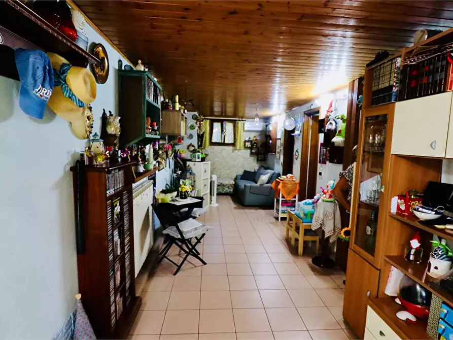 Immagine 29 di Villetta a schiera in vendita  in Marlia a Capannori