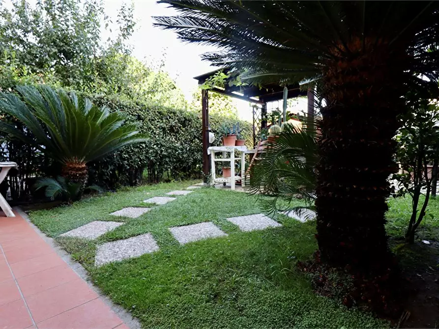 Immagine 1 di Villetta a schiera in vendita  in Marlia a Capannori