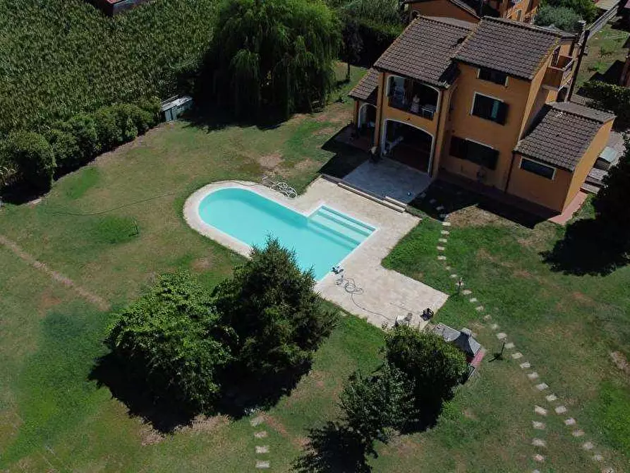 Immagine 2 di Villa in vendita  in via romana 33 a Capannori