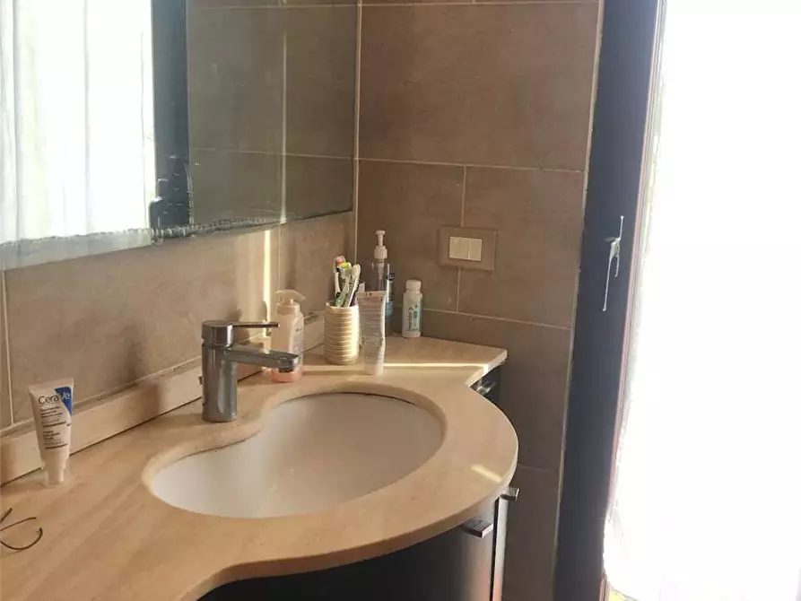 Immagine 18 di Villa in vendita  in via romana 33 a Capannori