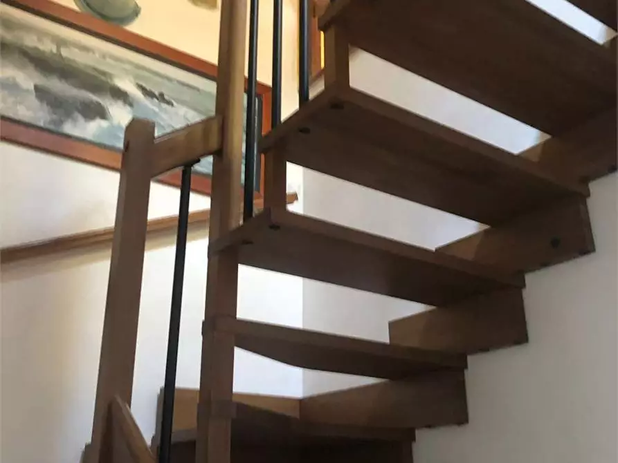 Immagine 21 di Villa in vendita  in via romana 33 a Capannori