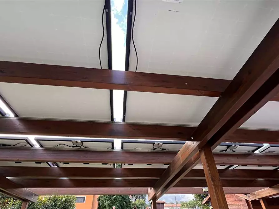 Immagine 30 di Villa in vendita  in via romana 33 a Capannori