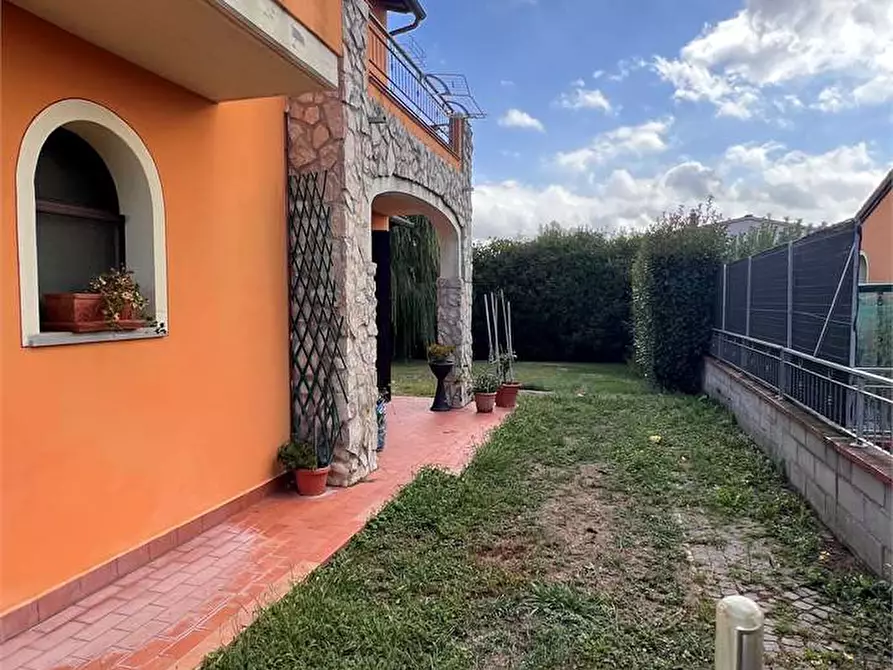 Immagine 31 di Villa in vendita  in via romana 33 a Capannori