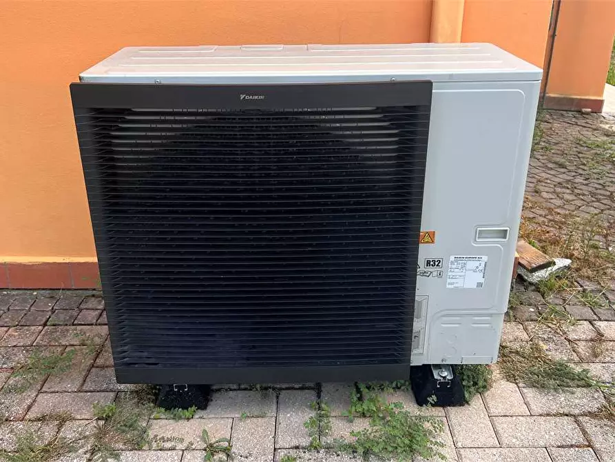 Immagine 35 di Villa in vendita  in via romana 33 a Capannori