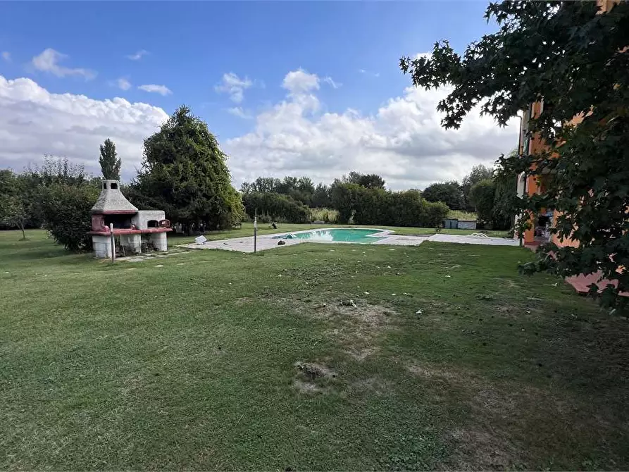 Immagine 38 di Villa in vendita  in via romana 33 a Capannori