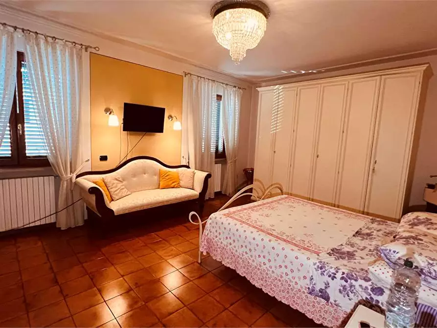 Immagine 17 di Porzione di casa in vendita  in via delle ville 493 a Capannori