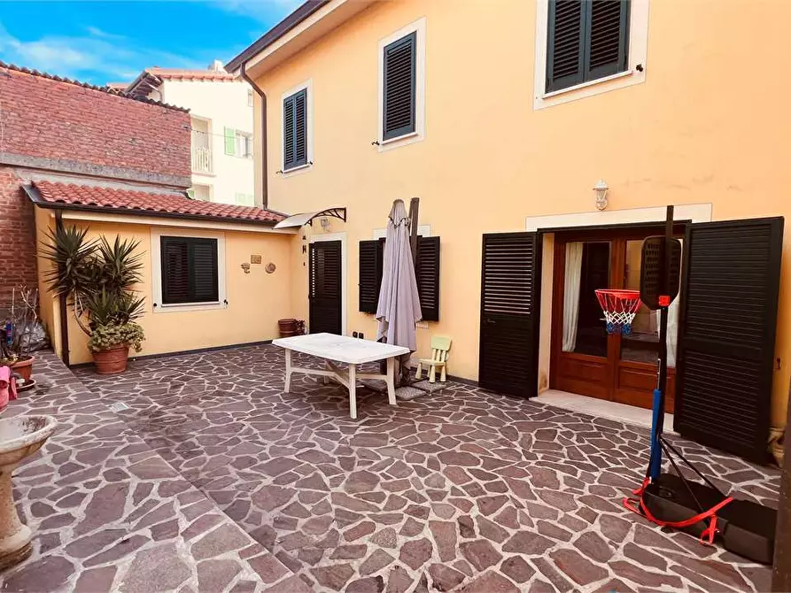 Immagine 37 di Porzione di casa in vendita  in via delle ville 493 a Capannori