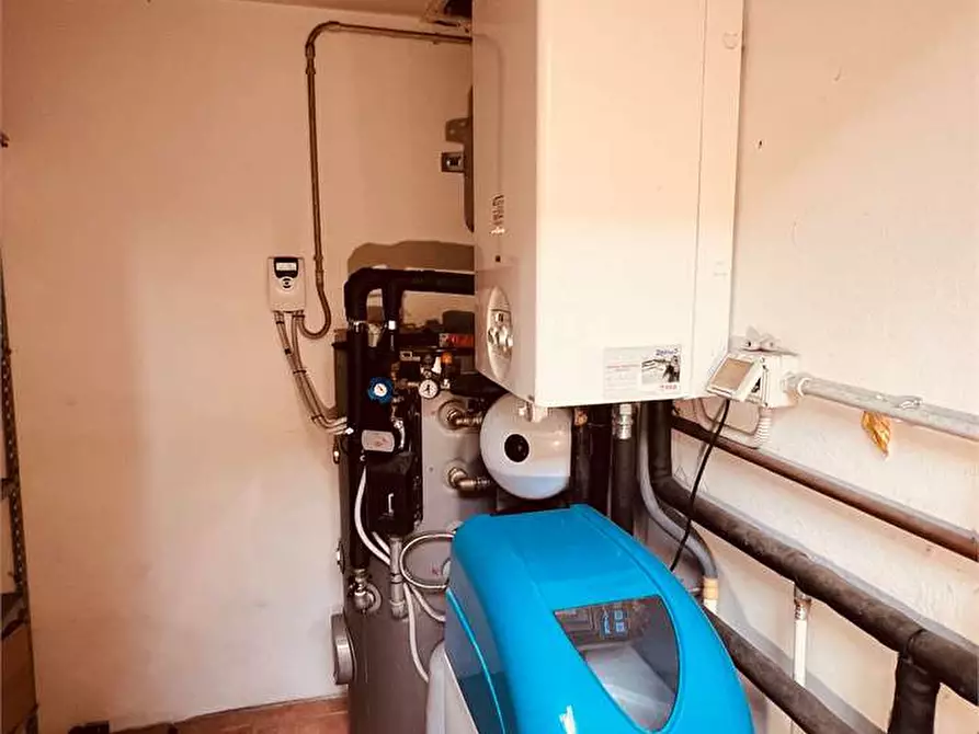 Immagine 39 di Porzione di casa in vendita  in via delle ville 493 a Capannori