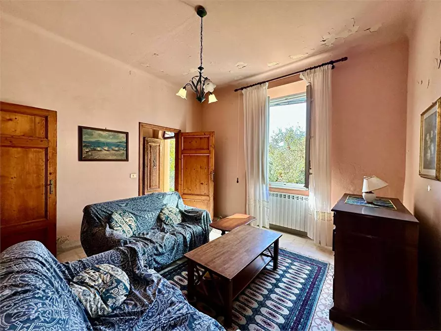 Immagine 6 di Villa in vendita  in Via di Mastiano e Gugliano 2138 a Lucca