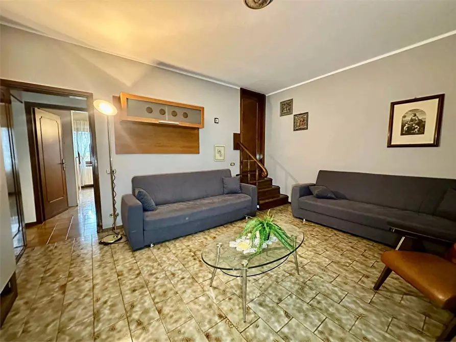 Immagine 3 di Appartamento in vendita  in via traversa a Capannori