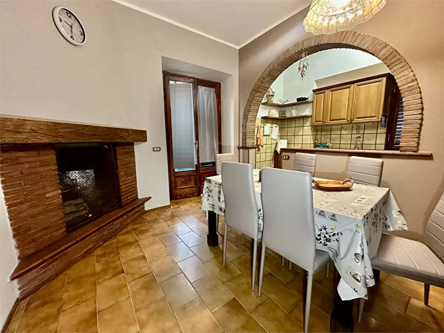 Immagine 5 di Appartamento in vendita  in via traversa a Capannori