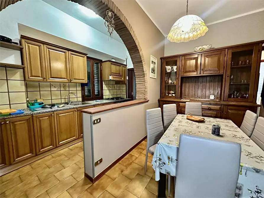 Immagine 7 di Appartamento in vendita  in via traversa a Capannori