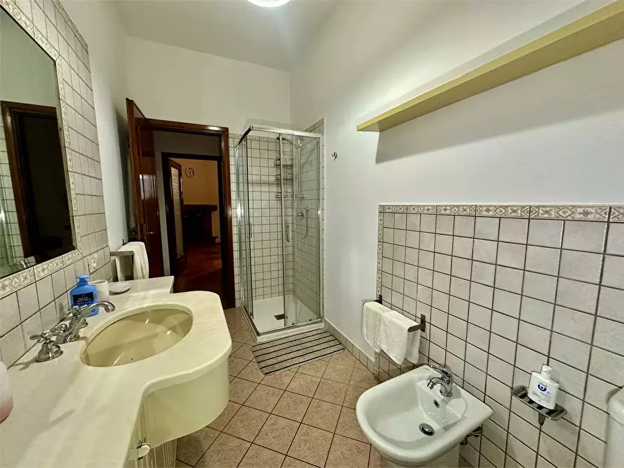 Immagine 19 di Appartamento in vendita  in via traversa a Capannori