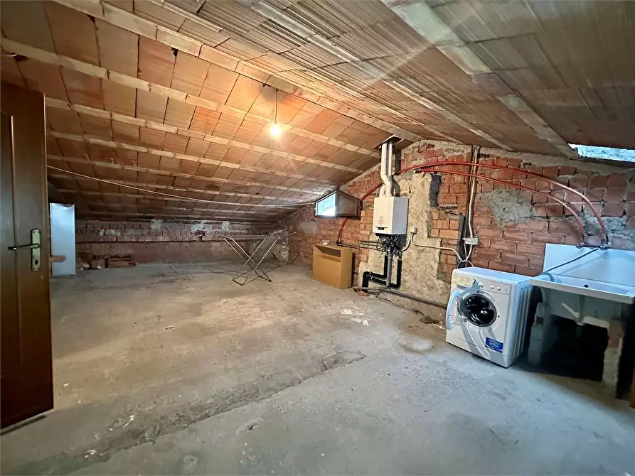 Immagine 26 di Appartamento in vendita  in via traversa a Capannori