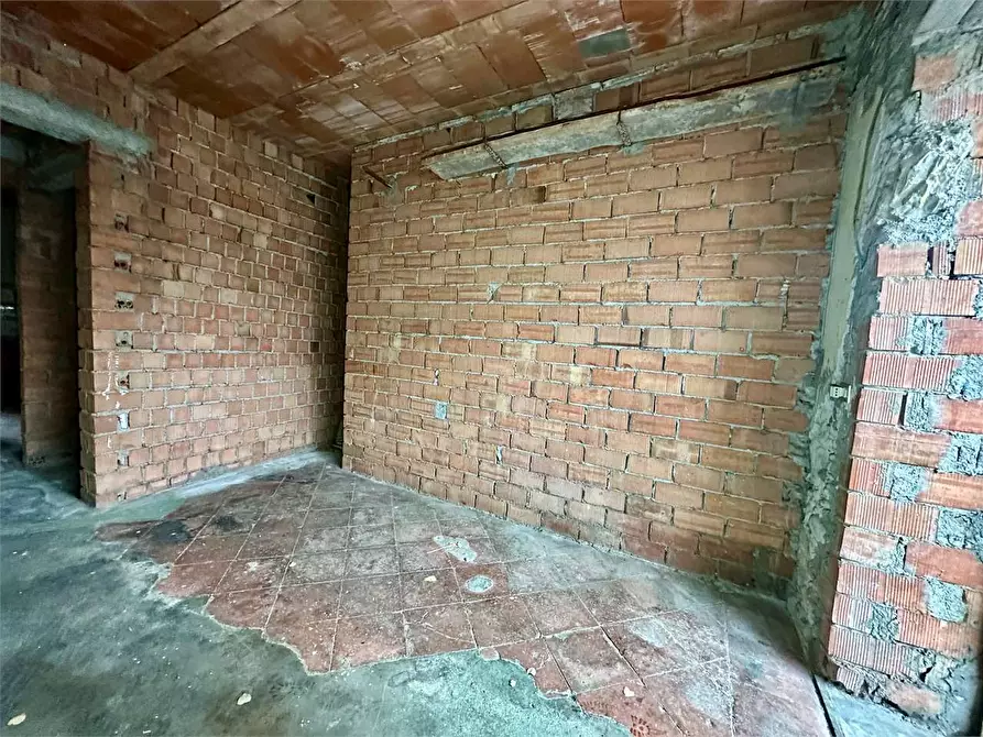 Immagine 31 di Appartamento in vendita  in via traversa a Capannori