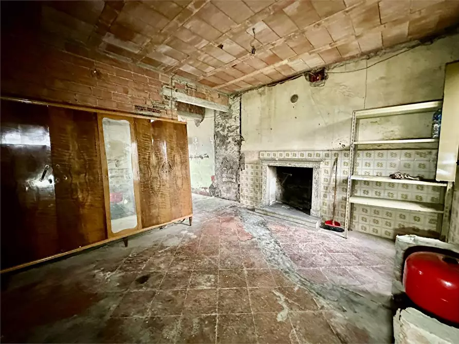 Immagine 34 di Appartamento in vendita  in via traversa a Capannori