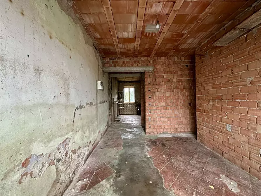 Immagine 29 di Appartamento in vendita  in via traversa a Capannori