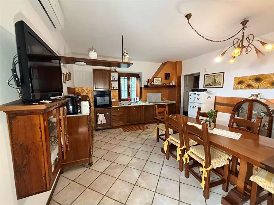 Immagine 5 di Rustico / casale in vendita  in tofori a Capannori