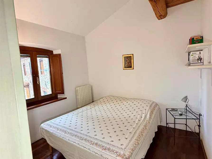 Immagine 13 di Rustico / casale in vendita  in tofori a Capannori