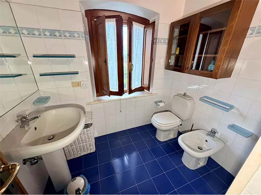 Immagine 17 di Rustico / casale in vendita  in tofori a Capannori