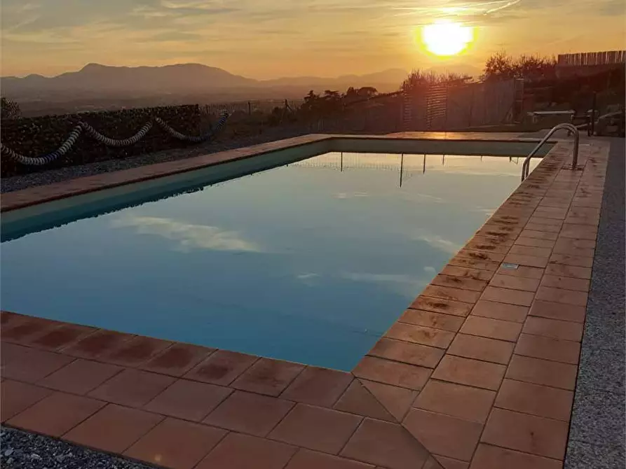 Immagine 23 di Rustico / casale in vendita  in tofori a Capannori