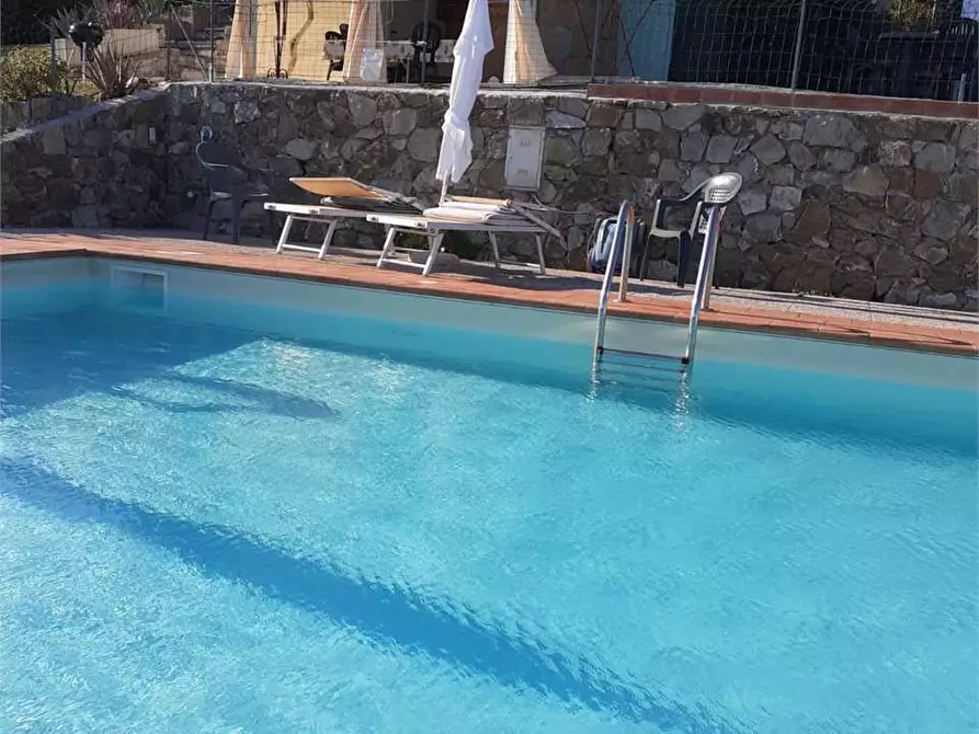 Immagine 1 di Rustico / casale in vendita  in tofori a Capannori