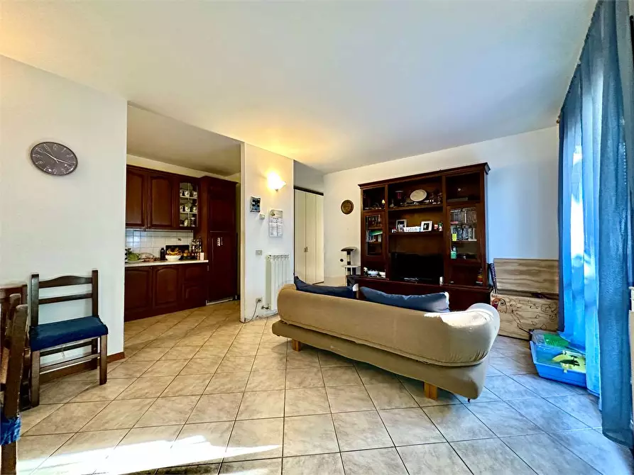 Immagine 1 di Appartamento in vendita  in via giovanni volpi a Lucca