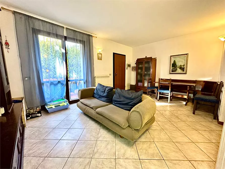 Immagine 2 di Appartamento in vendita  in via giovanni volpi a Lucca