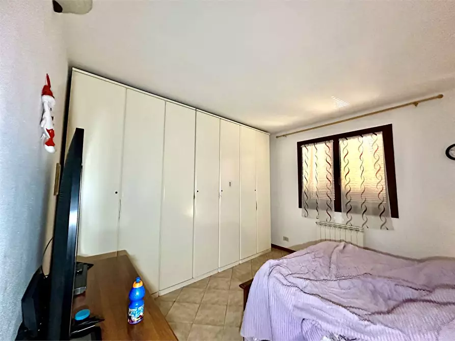 Immagine 6 di Appartamento in vendita  in via giovanni volpi a Lucca