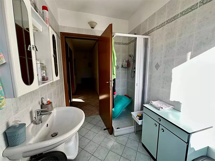 Immagine 10 di Appartamento in vendita  in via giovanni volpi a Lucca