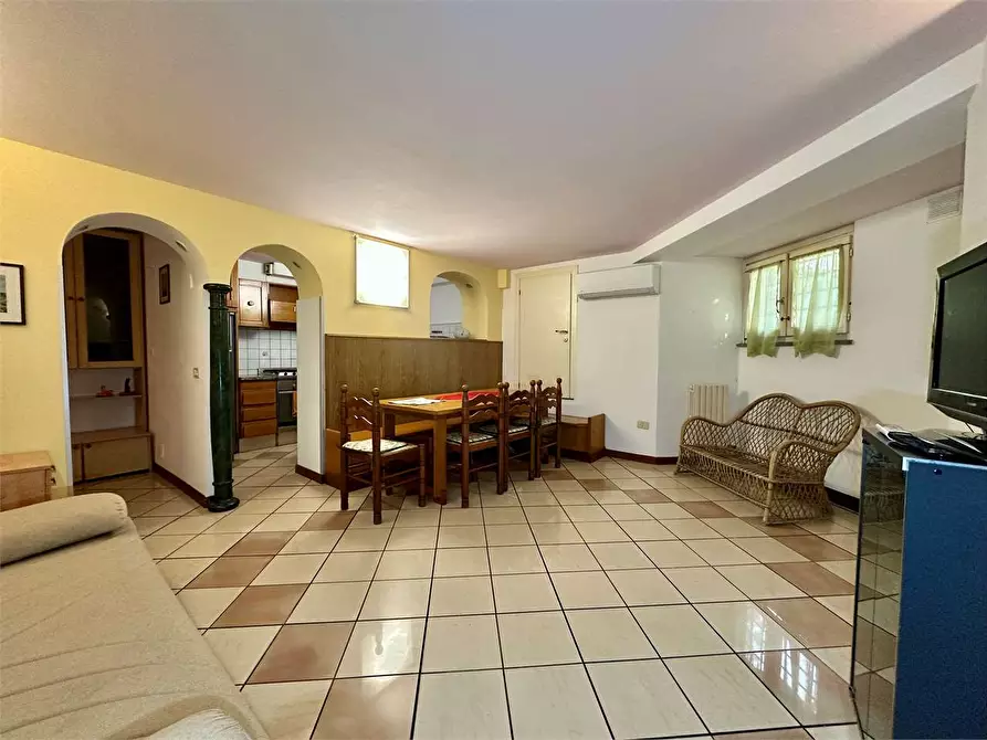 Immagine 2 di Appartamento in vendita  in via padre eugenio barsanti a Viareggio