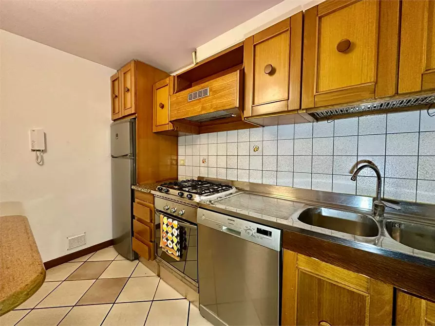 Immagine 5 di Appartamento in vendita  in via padre eugenio barsanti a Viareggio