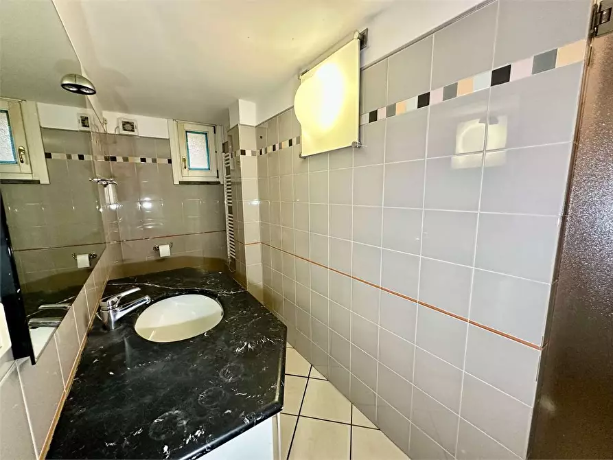 Immagine 12 di Appartamento in vendita  in via padre eugenio barsanti a Viareggio