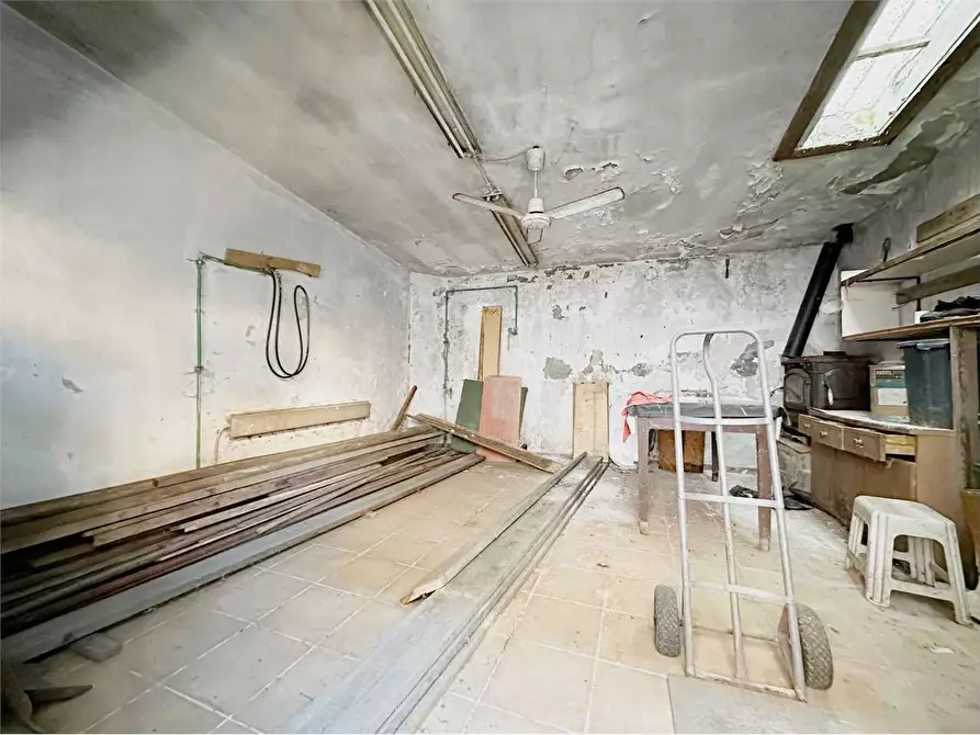 Immagine 21 di Casa indipendente in vendita  in via delle ville  493 a Capannori