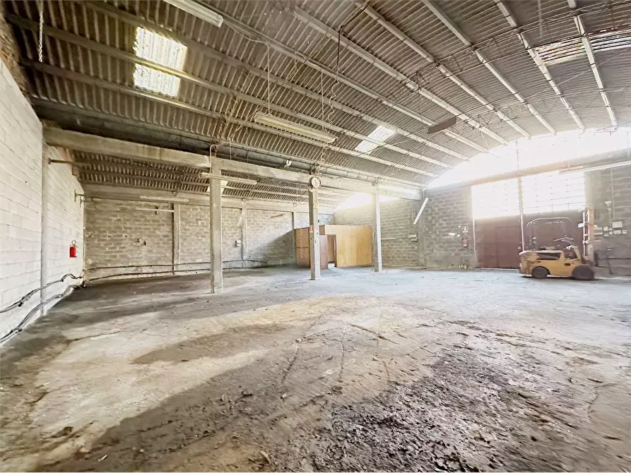 Immagine 1 di Capannone industriale in vendita  in via delle ville  493 a Capannori